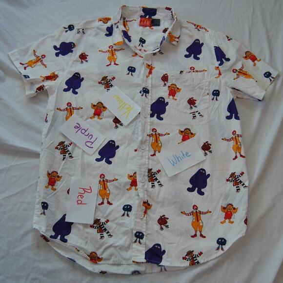 McDonalds All Over Print Short Sleeve Button up Medium - Picture 9 of 9